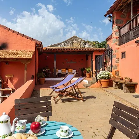 La Caldera Country house *